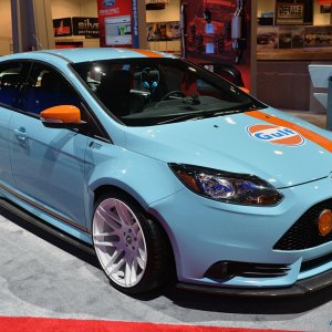 02-ford-focus-st-sema-2013-1.jpg