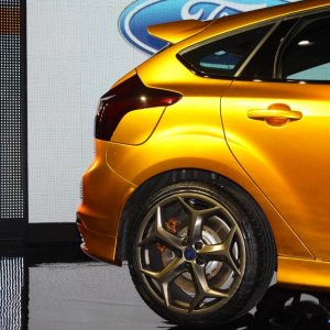 006-2012-ford-focus-st-debut.jpg