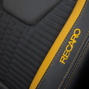 2015-Ford-Focus-ST-Recaro.jpg