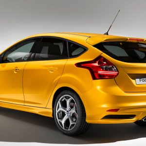 ford-Focus-ST-5-Door-rear.jpg